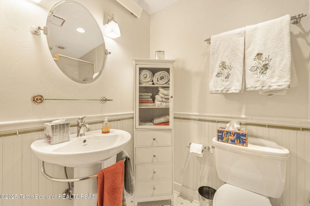 20/22 W KARNS Avenue, Jackson, WY 83001 photo 24