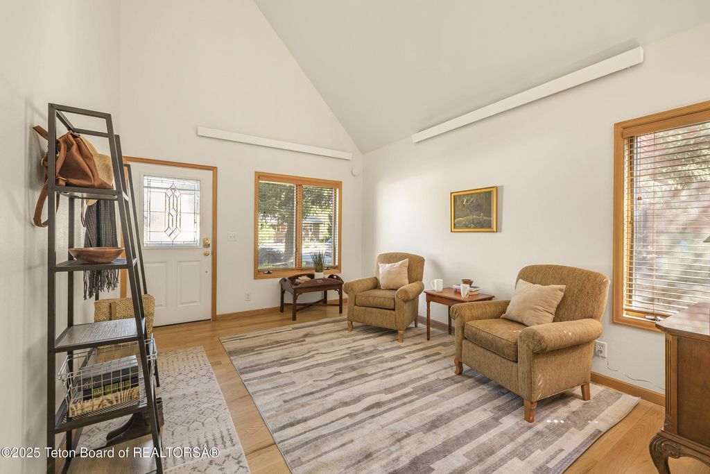 20/22 W KARNS Avenue, Jackson, WY 83001 photo 6