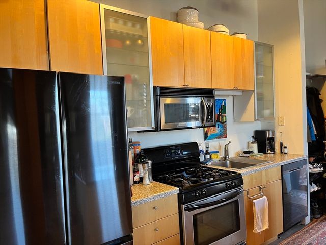 60 Dudley 25, Chelsea, MA 02150