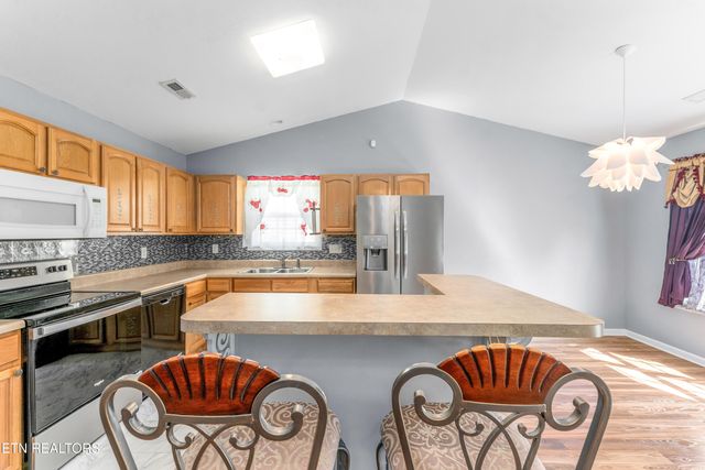 7618 Silveredge Way, Knoxville, TN 37918