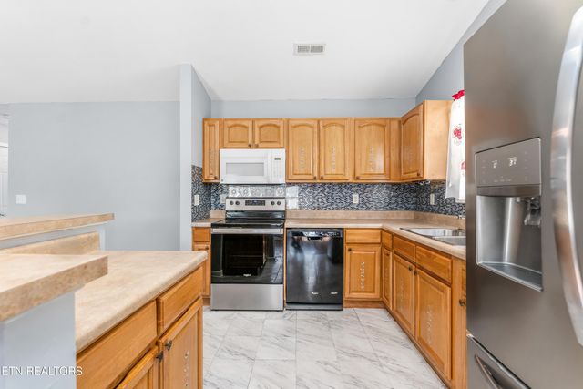 7618 Silveredge Way, Knoxville, TN 37918
