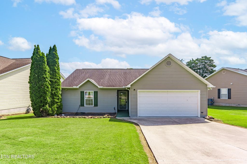 7618 Silveredge Way, Knoxville, TN 37918