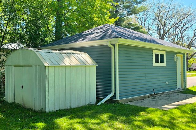 15018 W Russell Road, Zion, IL 60099