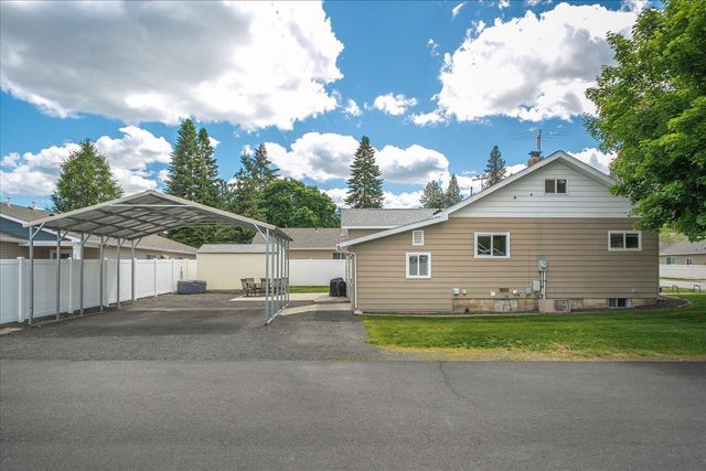 517 S Felts Rd, Spokane Valley, WA 99206