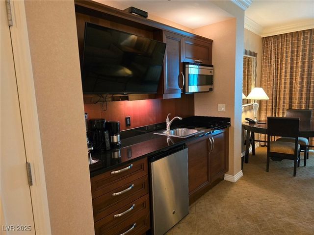 135 East Harmon Avenue 2203, Las Vegas, NV 89109