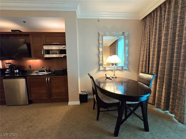 135 East Harmon Avenue 2203, Las Vegas, NV 89109