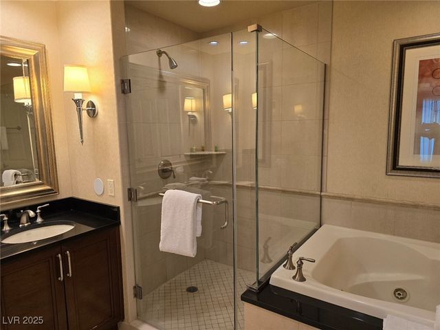 135 East Harmon Avenue 2203, Las Vegas, NV 89109