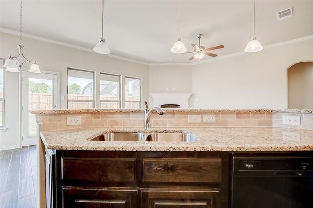 2100 McAllister, Princeton, TX 75407
