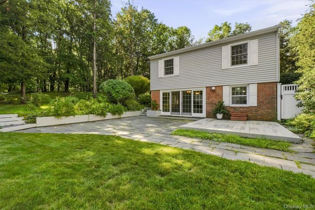 10 Oak Bend Road, Poughkeepsie, NY 12603