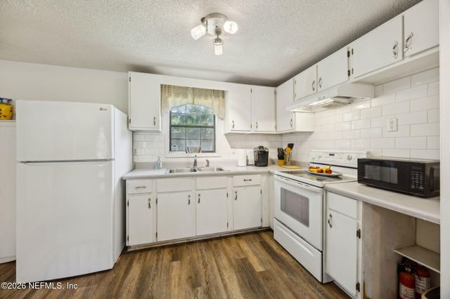 1306 S 4TH Street, Fernandina Beach, FL 32034