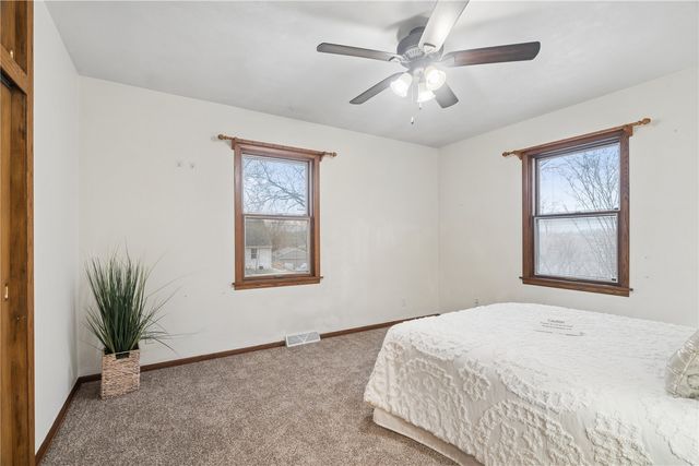 4018 Dalewood Avenue SE, Cedar Rapids, IA 52403