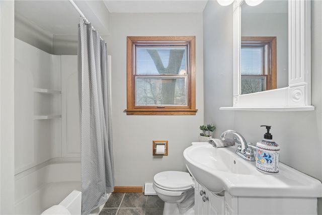 4018 Dalewood Avenue SE, Cedar Rapids, IA 52403