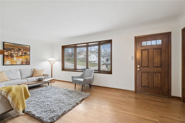 4018 Dalewood Avenue SE, Cedar Rapids, IA 52403