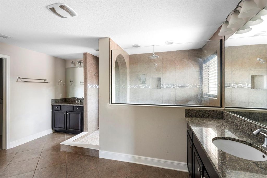 Image 14 of property listing at 1214 FOUNTAIN COIN LOOP, Orlando, FL 32828