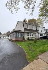 16 Shoreham Road, New Haven, CT 06512