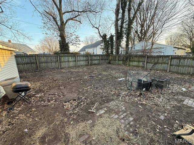 3019 Forest Drive, Alton, IL 62002