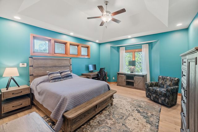16915 Winston Circle, Clive, IA 50325
