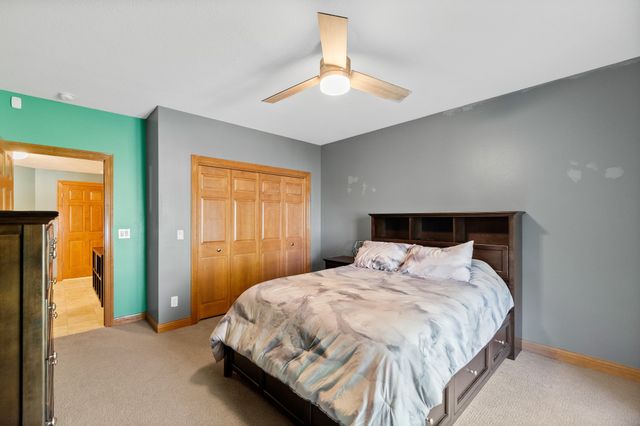 16915 Winston Circle, Clive, IA 50325