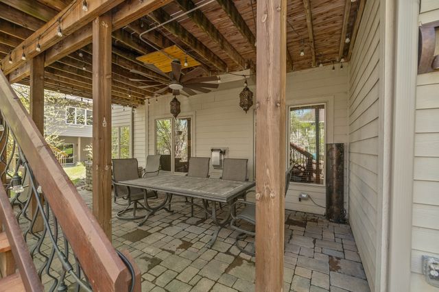 16915 Winston Circle, Clive, IA 50325