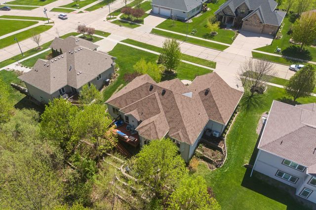 16915 Winston Circle, Clive, IA 50325