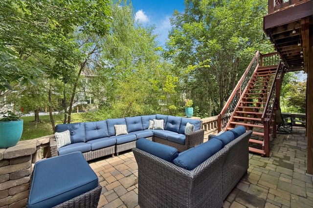 16915 Winston Circle, Clive, IA 50325