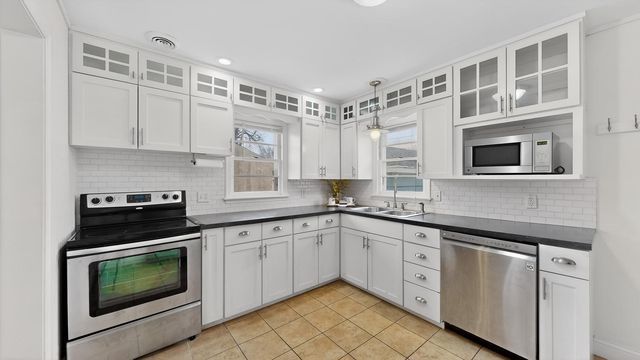 1513 10th Avenue NE, Rochester, MN 55906