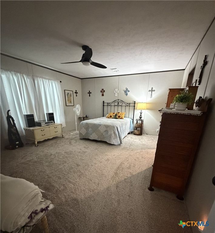 Image 11 of property listing at 1576 Settlers Way 2, Seguin, TX 78155