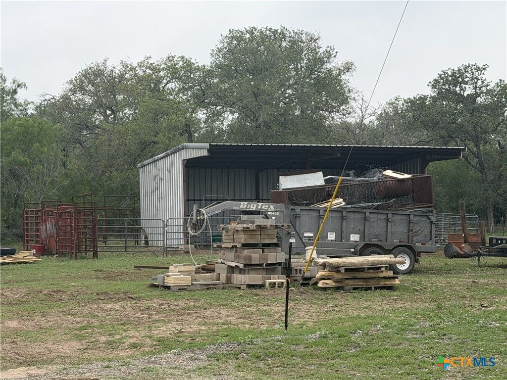 Image 22 of property listing at 1576 Settlers Way 2, Seguin, TX 78155