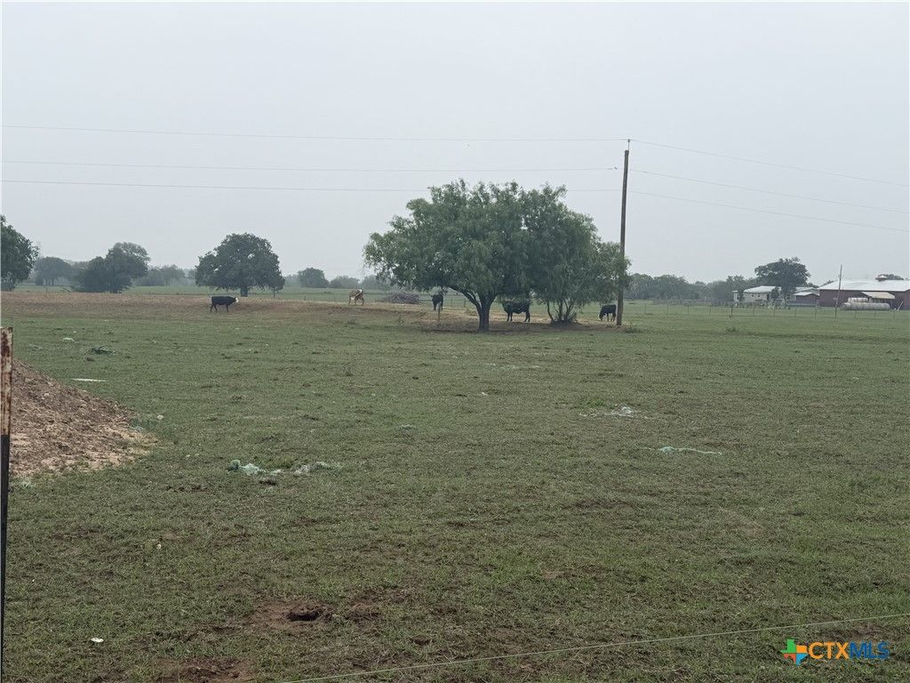 Image 3 of property listing at 1576 Settlers Way 2, Seguin, TX 78155