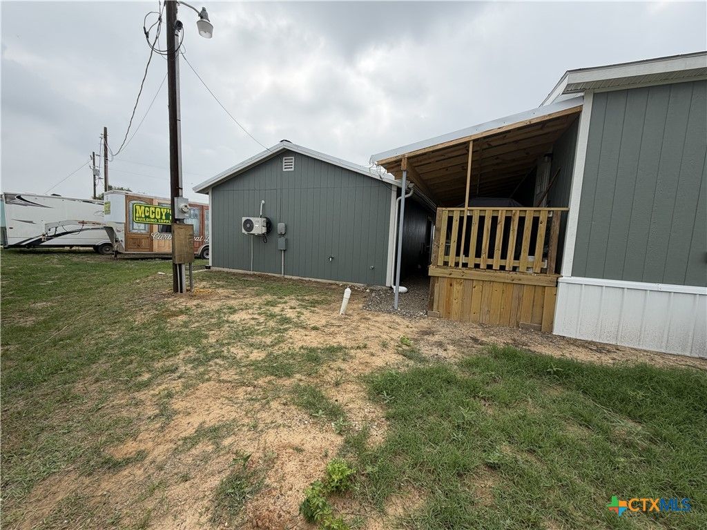 Image 5 of property listing at 1576 Settlers Way 2, Seguin, TX 78155
