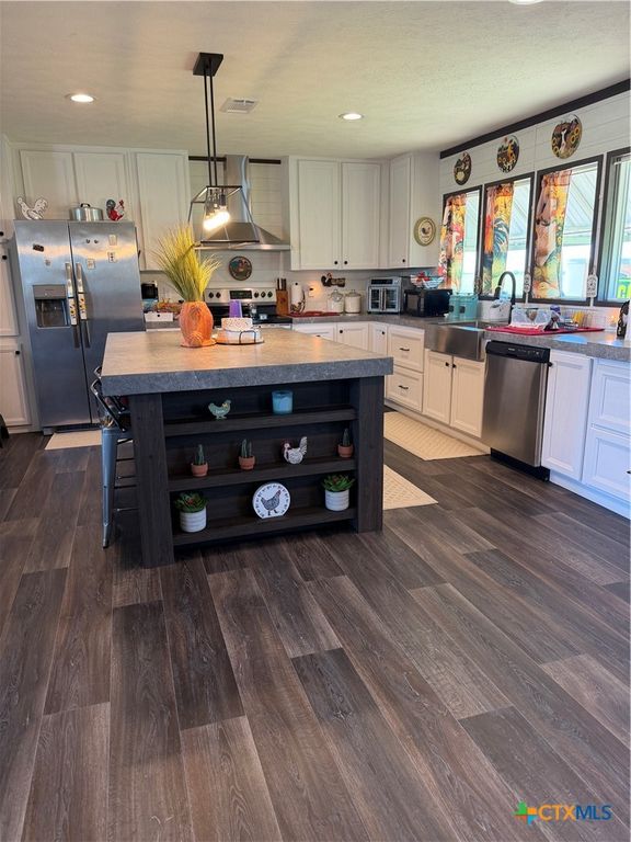Image 7 of property listing at 1576 Settlers Way 2, Seguin, TX 78155