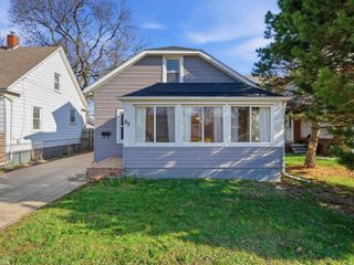 85 E Kalama Avenue, Madison Heights, MI 48071