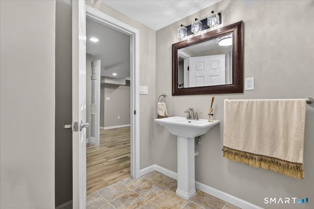 72 Broadmere Road, Stratford, CT 06614