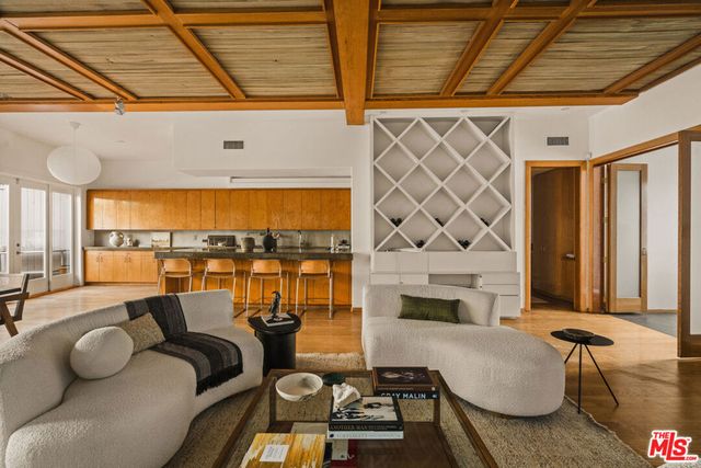 120 PACIFIC Avenue, Venice, CA 90291