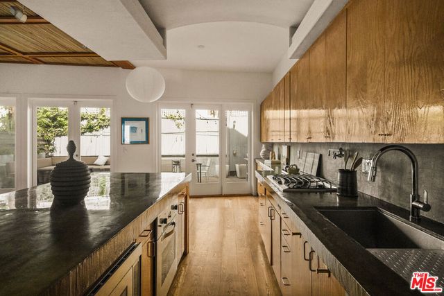 120 PACIFIC Avenue, Venice, CA 90291