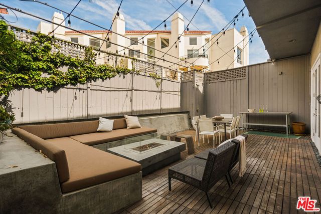 120 PACIFIC Avenue, Venice, CA 90291