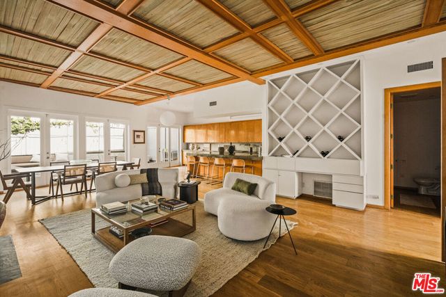 120 PACIFIC Avenue, Venice, CA 90291