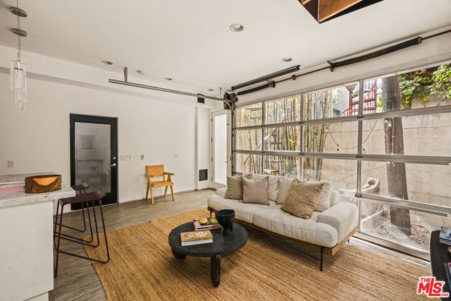 120 PACIFIC Avenue, Venice, CA 90291