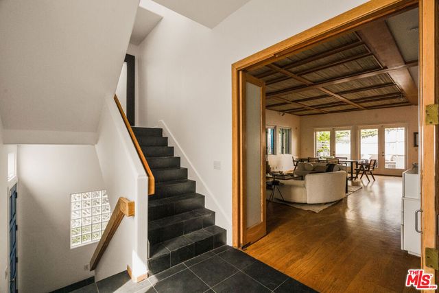 120 PACIFIC Avenue, Venice, CA 90291