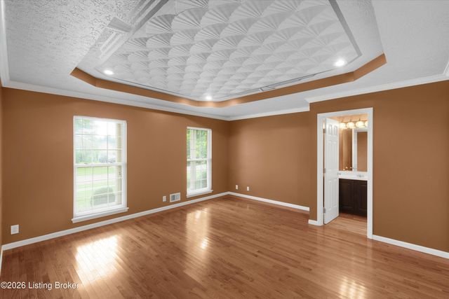 5514 Woodcross Pl, Louisville, KY 40229