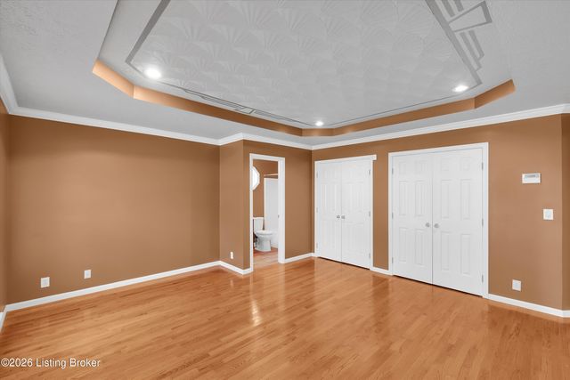 5514 Woodcross Pl, Louisville, KY 40229