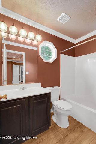 5514 Woodcross Pl, Louisville, KY 40229