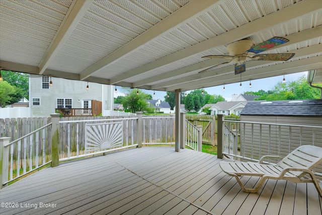 5514 Woodcross Pl, Louisville, KY 40229