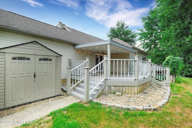 5514 Woodcross Pl, Louisville, KY 40229