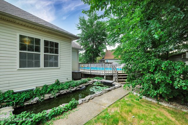 5514 Woodcross Pl, Louisville, KY 40229