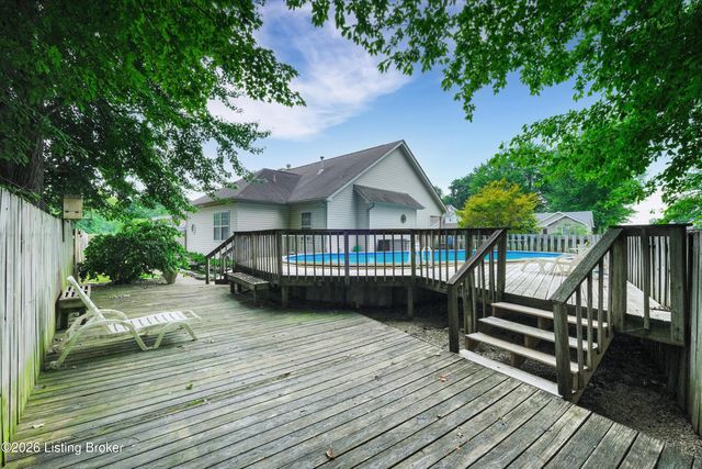 5514 Woodcross Pl, Louisville, KY 40229