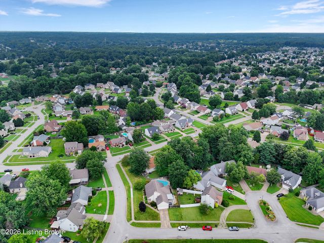 5514 Woodcross Pl, Louisville, KY 40229