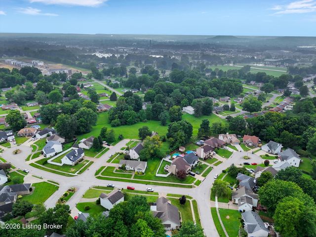 5514 Woodcross Pl, Louisville, KY 40229