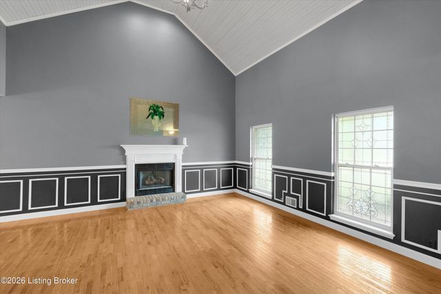 5514 Woodcross Pl, Louisville, KY 40229