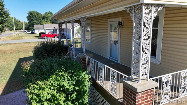 500 Benton Street, Mount Olive, IL 62069